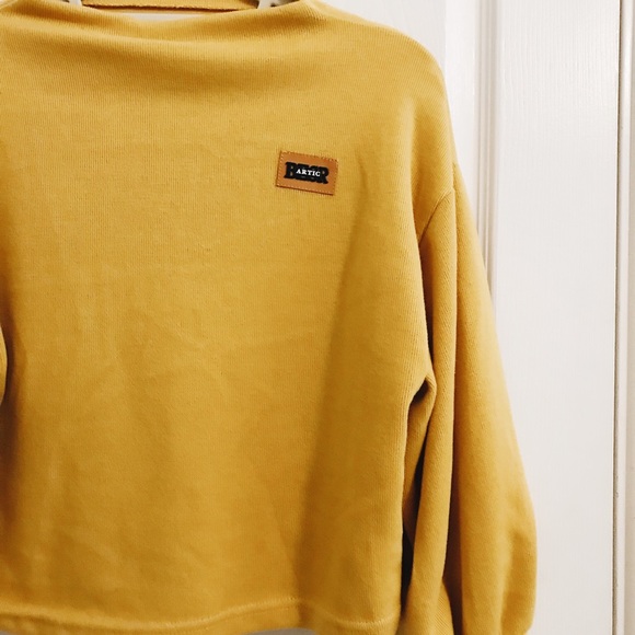 Mustard yellow crop sweater - Picture 2 of 3
